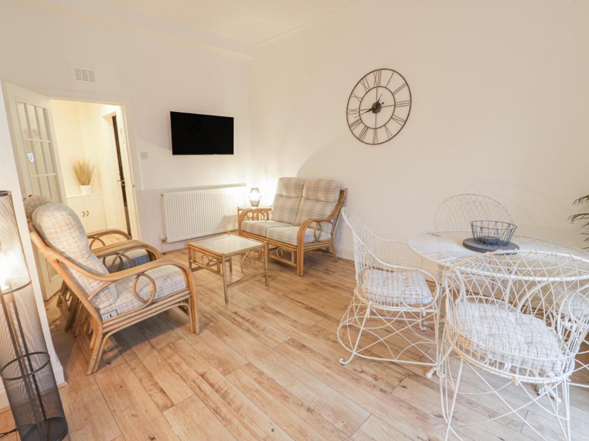 Garden Apartment Ayr Extérieur photo