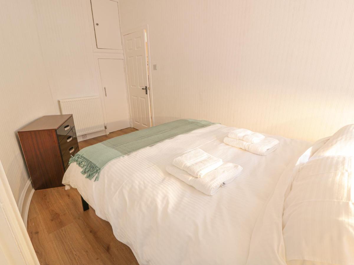 Garden Apartment Ayr Extérieur photo